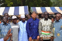 A l`occasion des Arbres de Noël  dans le hambol : Les populations à Jean Louis Billon : 